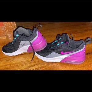 Like New! Nike Sneakers size 4.5Y